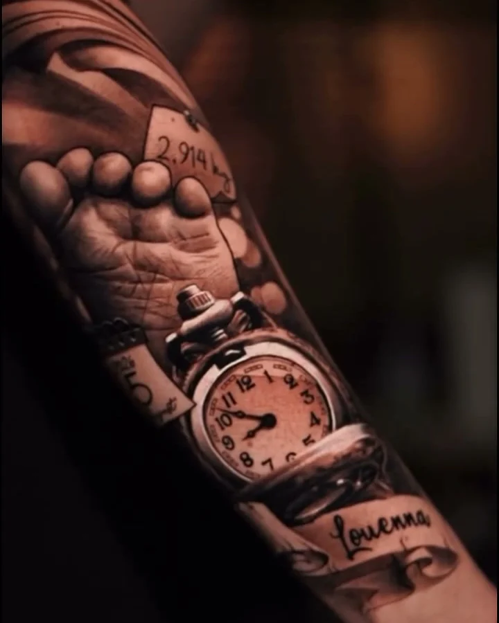 Herinneringssleeve met babyvoetjes en zakhorloge